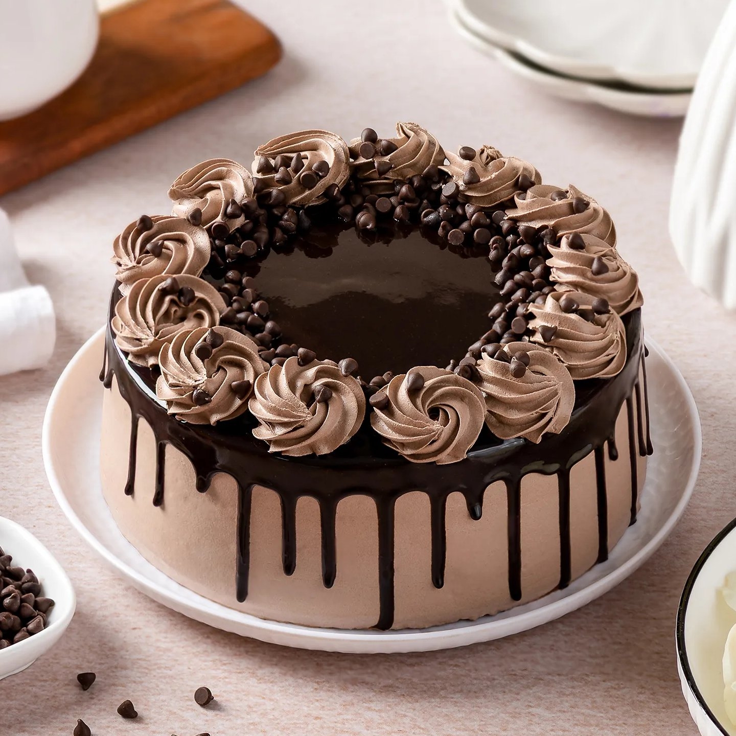 Send 500Gm Eggless Chocolate Cake to India | ExpressGiftService