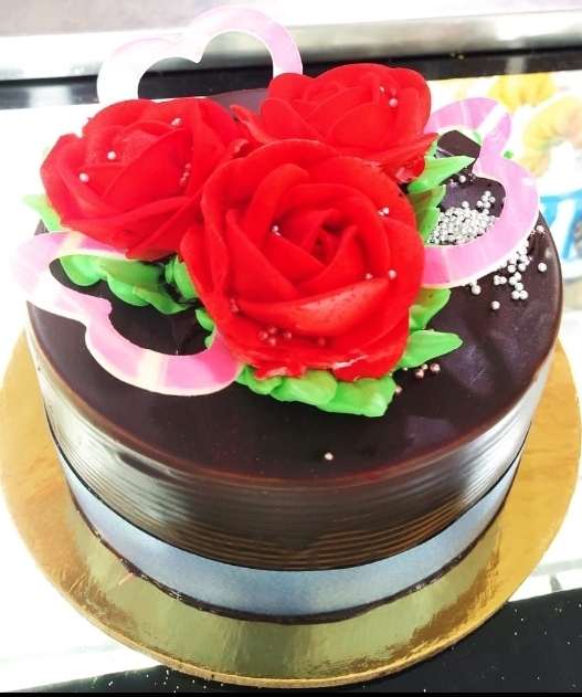Heart Shape Cake Combo __ Eggless,1 Kg