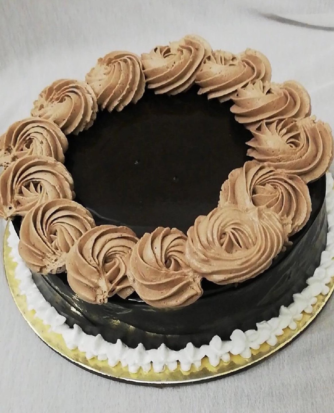 Order 2 Pound Choco Vanilla Cake Online From SREE ACHYUTA ICE-CREAM PARLOUR