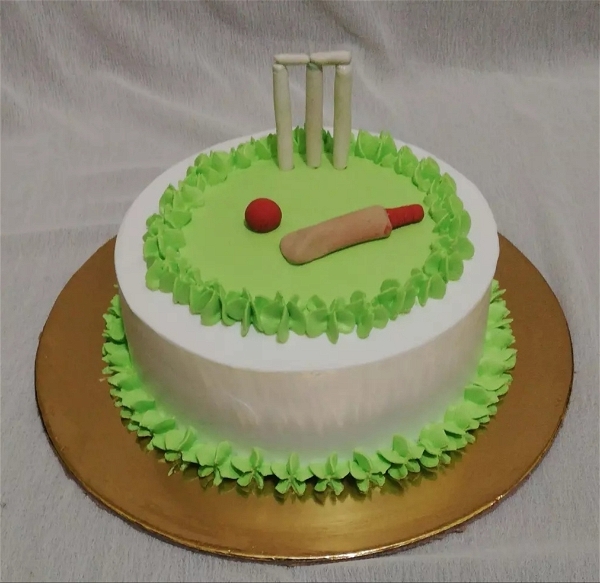 Cricket Theme Vanilla Fondant Cake - 2 Pound