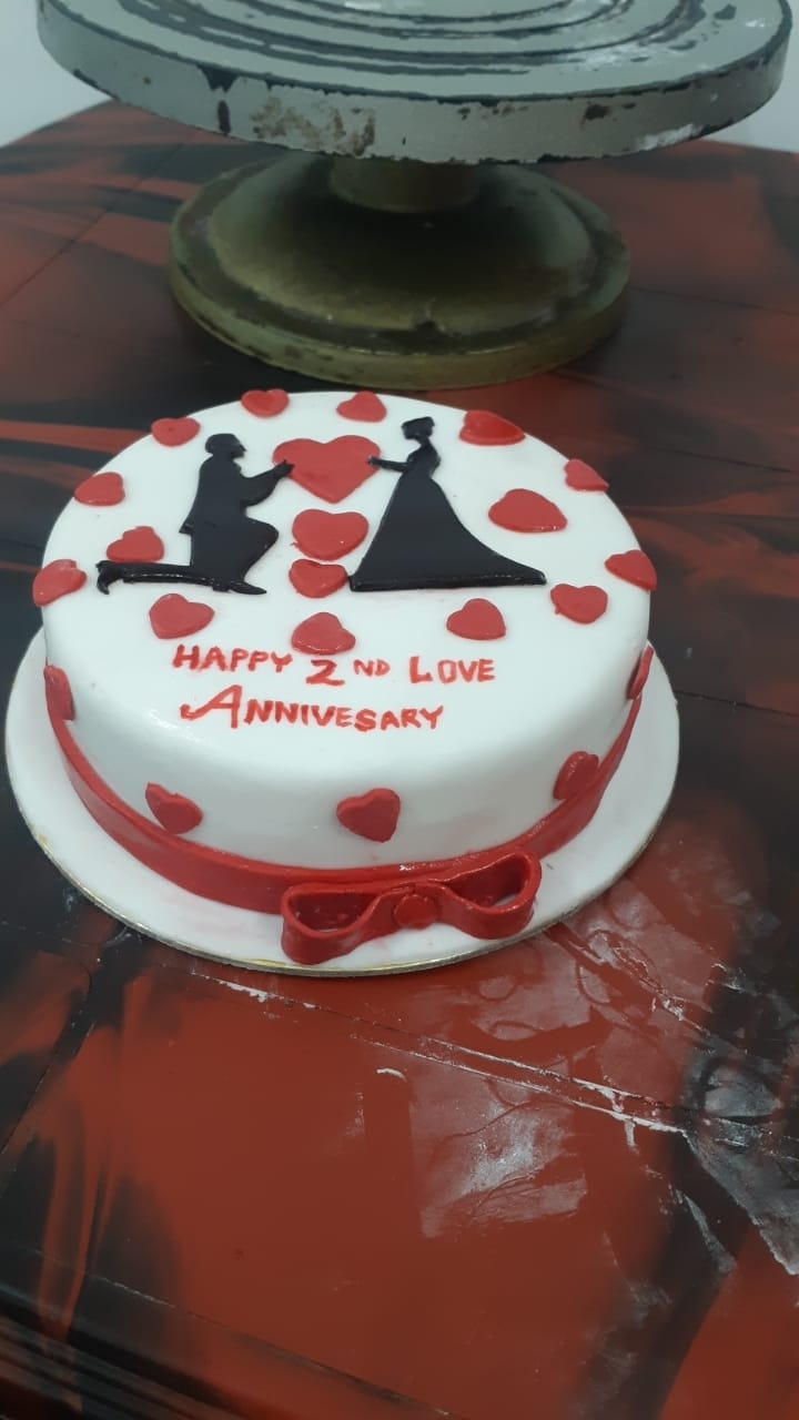 2Nd Anniversary Cake | Anniversary cake, Cake centerpieces, Simple birthday  cake