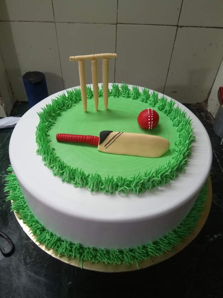 Cricket bat and ball cake | New Zealand Woman's Weekly Food
